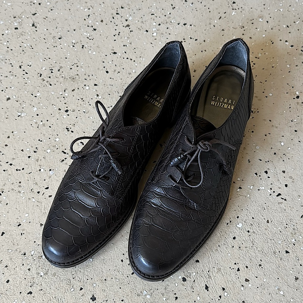 Stuart Weitzman Brown Croc Lace-Up Oxford